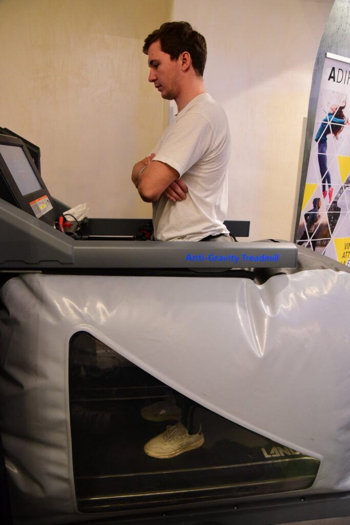 Paziente su Alter G nel centro